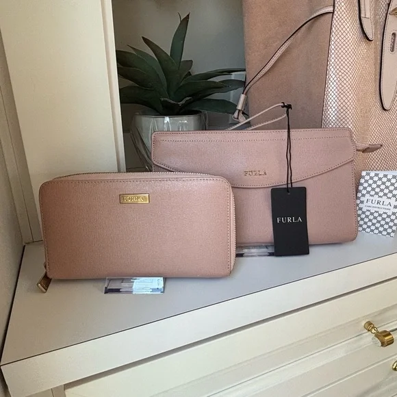 Like new Furla Blush Pink Long Ziparound Wallet - Picture 3 of 12